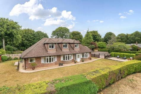 Woodside Close, Raymond`s Hill. Devon