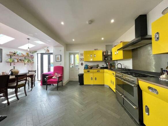 Kitchen / Dining Room