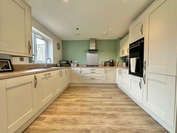 Open plan kitchen/dining room