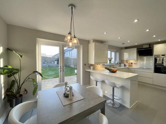 Kitchen / Dining Room