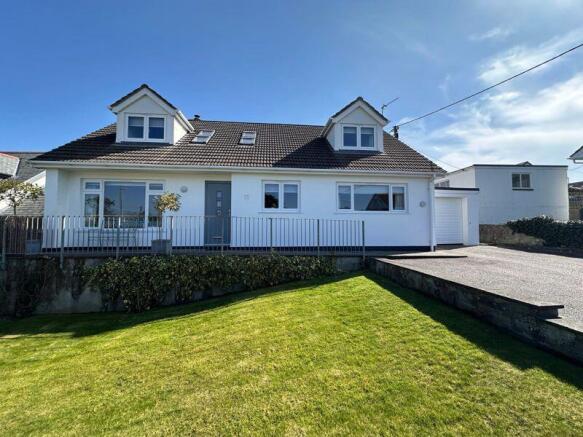 IMPRESSIVE DETACHED HOME