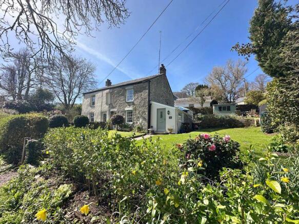 Gorgeous cottage in attractive gardens