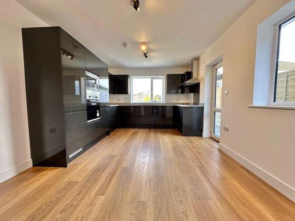 Open plan kitchen/dining room