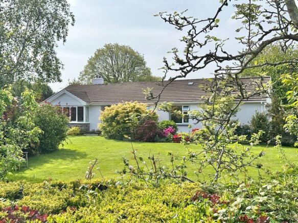 Mature gardens 0.36 acre