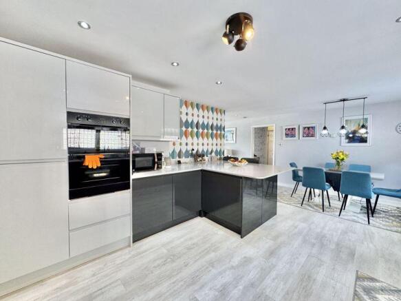 Kitchen / Dining Room
