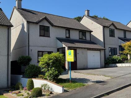 Lodge Drive, Truro NO ONWARD CHAIN