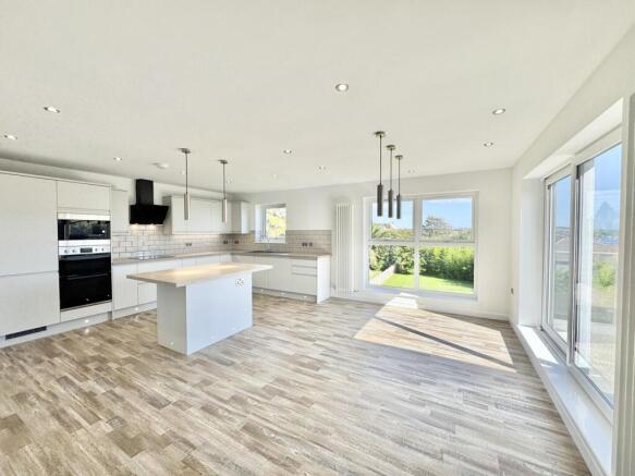 Kitchen / Dining Room