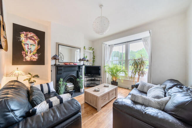 1301165-13-6841cd...