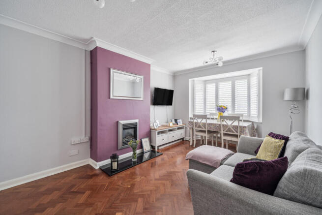 1341573-4-68a47f0...