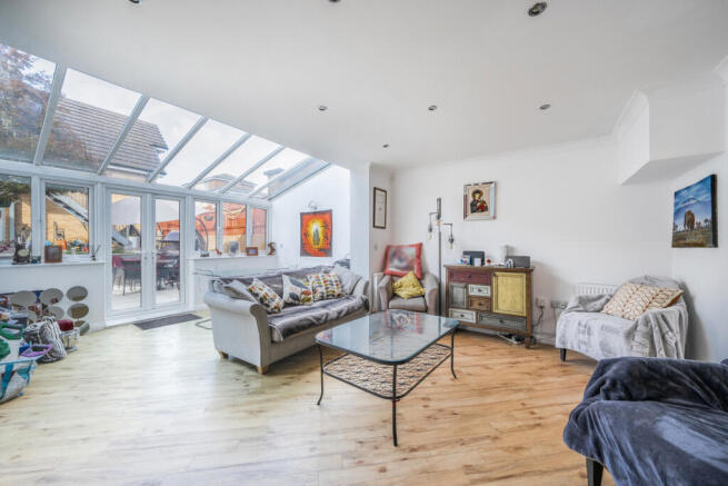 1356208-12-68c9ba...