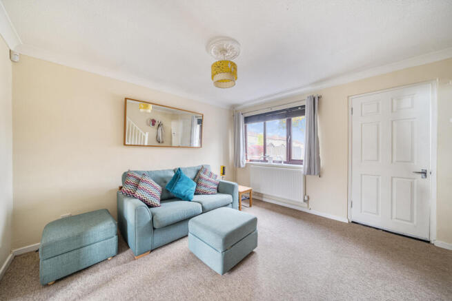 1369563-8-68efae8...