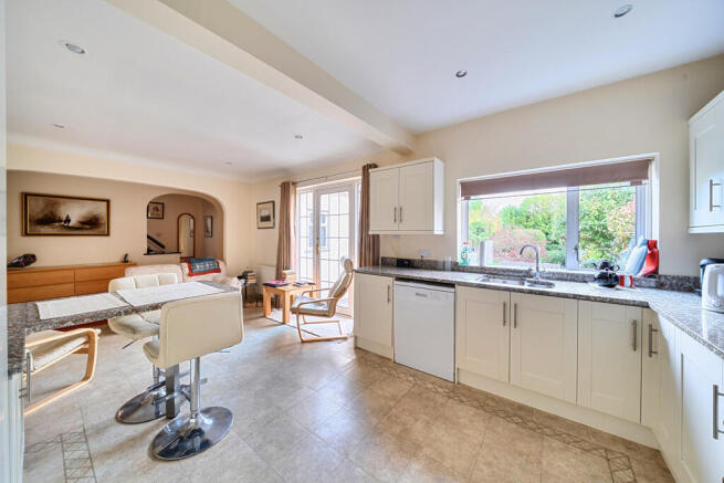 1375543-8-690a25b...