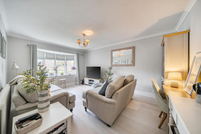 1376479-24-690b3c...