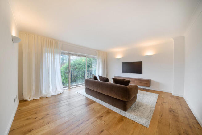 1383467-10-692969...