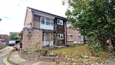 Ray Gardens, Stanmore, HA7