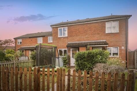 Lennon Way, BASINGSTOKE