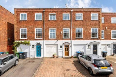 Blenheim Gardens, Kingston Hill, Kingston upon Thames, KT2