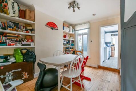 Hawks Road, Kingston, Kingston Upon Thames, KT1