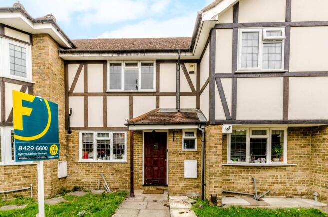 3 Bedroom Semidetached House For Sale In The Ridgeway North 3 Bedroom Semidetached House For Sale In The Ridgeway North