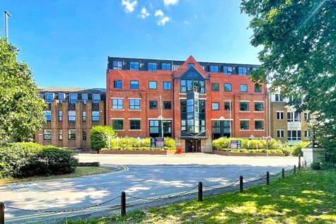 London Road, Camberley, Surrey, GU15