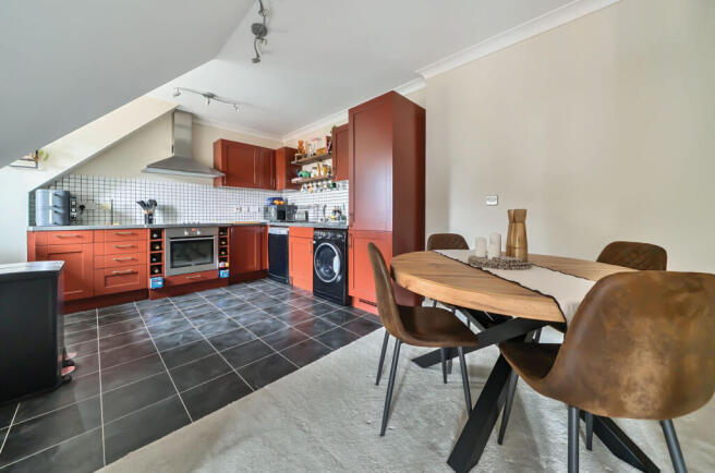 1304777-5-6841736...