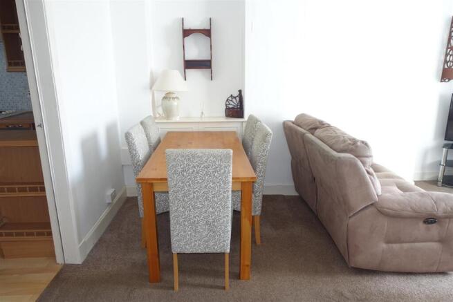 Lounge 3.JPG