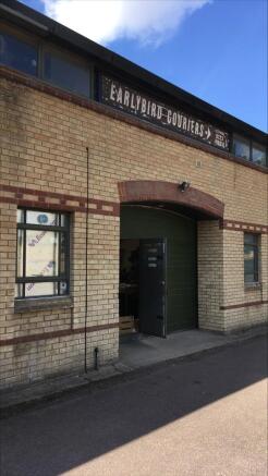 Courtyard frontage
