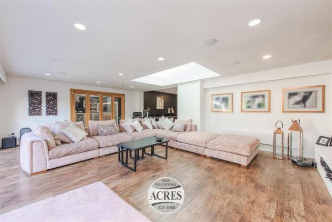 Thornhill (23) (Large).jpg