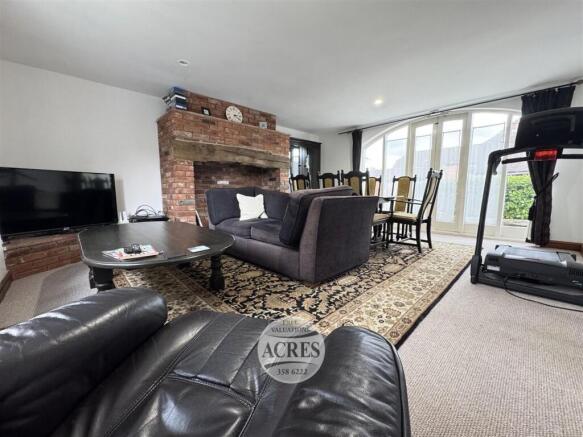 IMG_3472 (Large).jpg