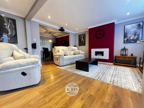 VESE7571 (Large).jpg