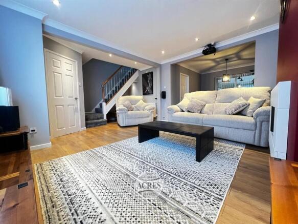 QRFB9071 (Large).jpg