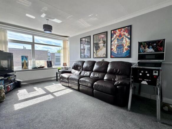 Lounge 2.jpg