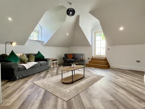 Lounge (1).jpeg