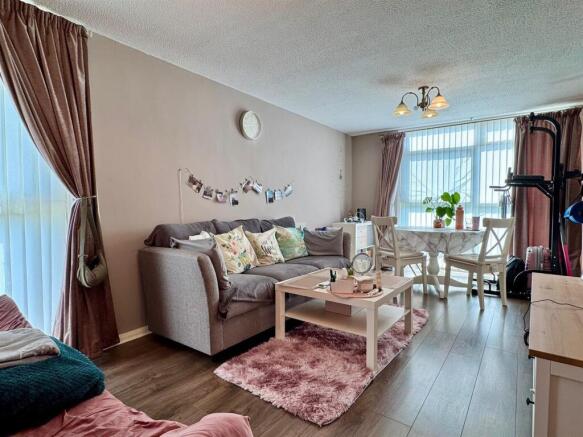 Lounge (1)-fotor-20250728161948.jpg