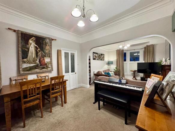 Dining area (1)-fotor-20251113104849.jpg