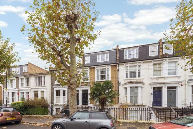 2 bedroom apartment to rent in Barclay Road Fulham SW6, SW6