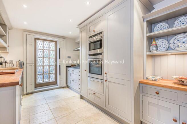 b29f26f8-ad3e-489a-8