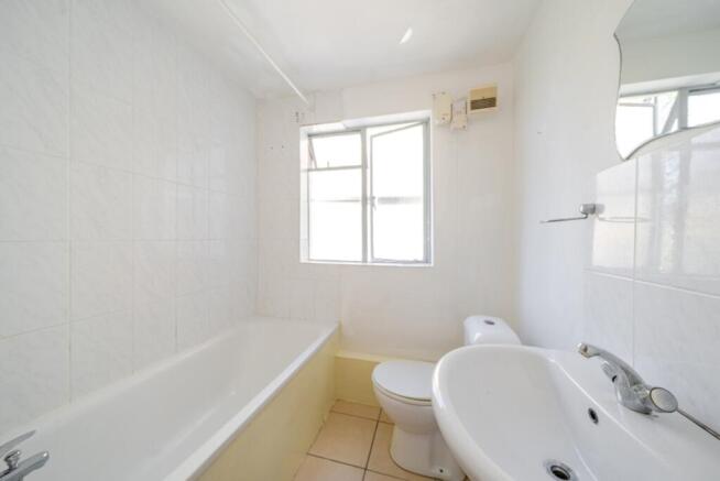 67f3f8b70a358-l-1277