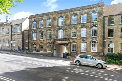 Kings Head Court, New Street, Chipping Norton, Oxfordshire, OX7