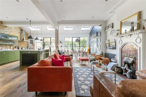 Fox Lane, London, N13