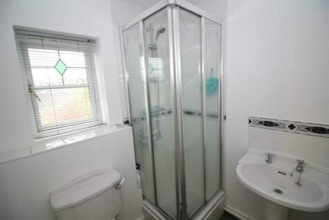 Thornhill - 3 bedroom detached house
