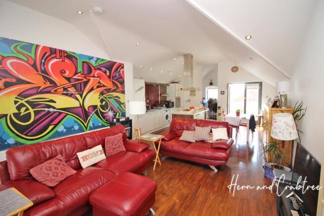 Lounge/Kitchen