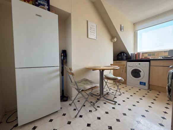 Call 02920 668585 to secure your viewing _3