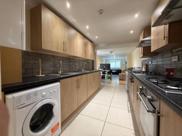 Call 02920 668585 to secure your viewing _19