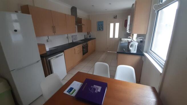 No 4 80 Dogf - Kitchen 2