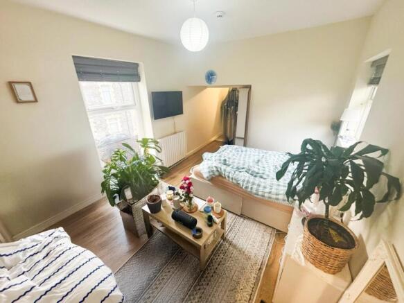 Call 02920 668585 to secure your viewing _3