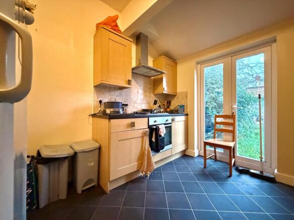 Call 02920 668585 to secure your viewing _10