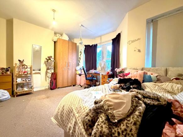 Call 02920 668585 to secure your viewing _1