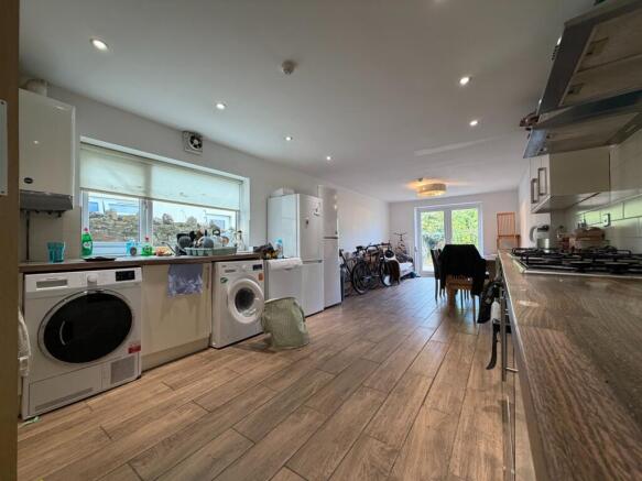 Call 02920 668585 to secure your viewing _1