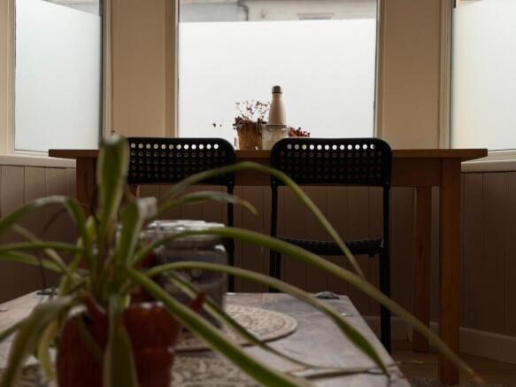 Call 02920 668585 to secure your viewing _3